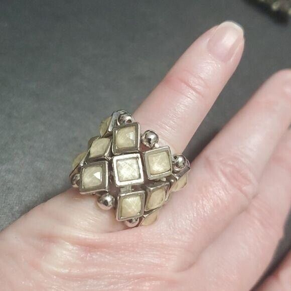 Silver tone cream ring - Picture 7 of 8